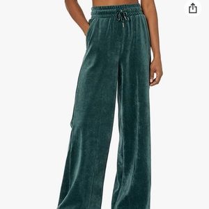 Puma velour relaxed fit track pants never worn